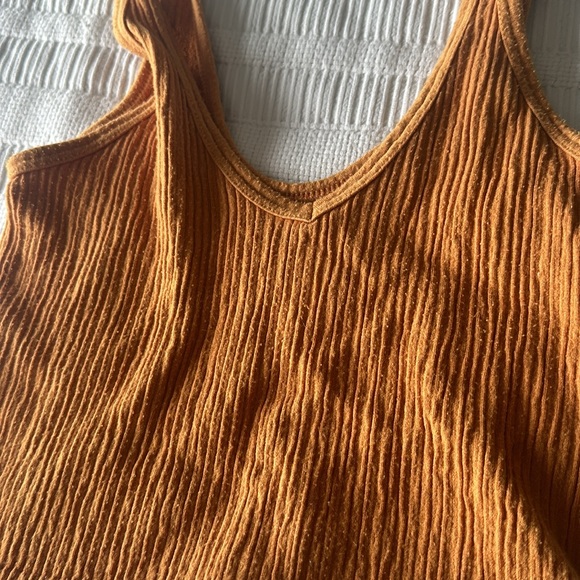 UO Orange Crop Tank 🍊 - Picture 2 of 4